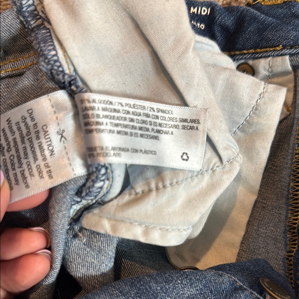 Universal Thread Blue Denim Button-Fly Shorts - Picture 4 of 4